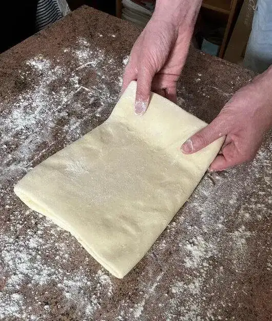 La pâte feuilletée, je plie et je replie